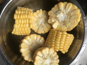 玉米排骨汤的做法 步骤4