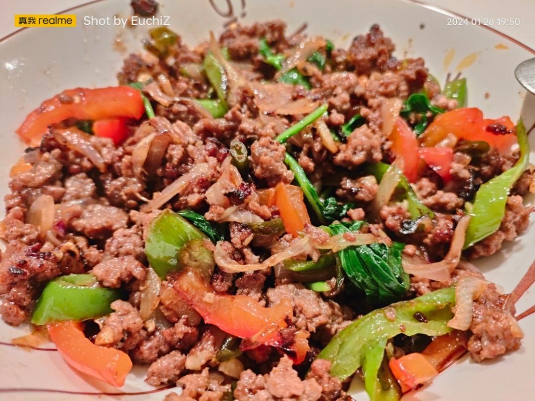 泰国第一下饭菜-泰式打抛猪肉饭（九层塔版）