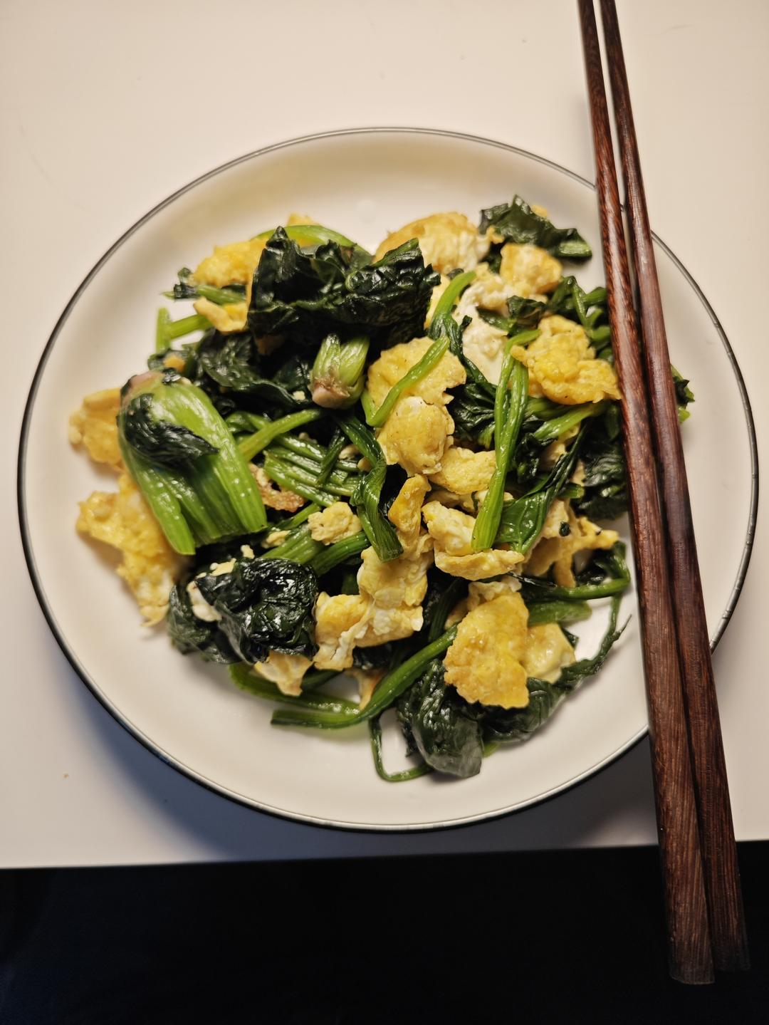 菠菜炒鸡蛋