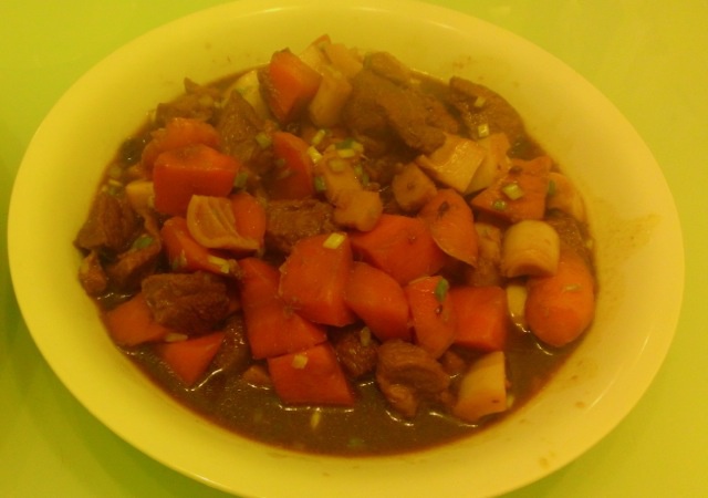 红焖羊肉炖胡萝卜