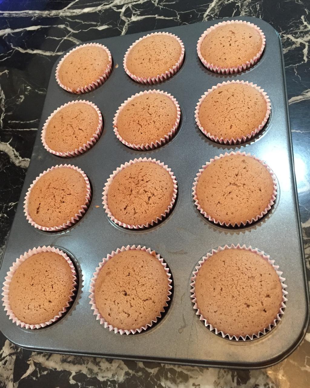 奥利奥杯子蛋糕 Oreo Cream Cupcakes