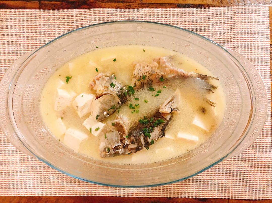 鲫鱼豆腐汤
