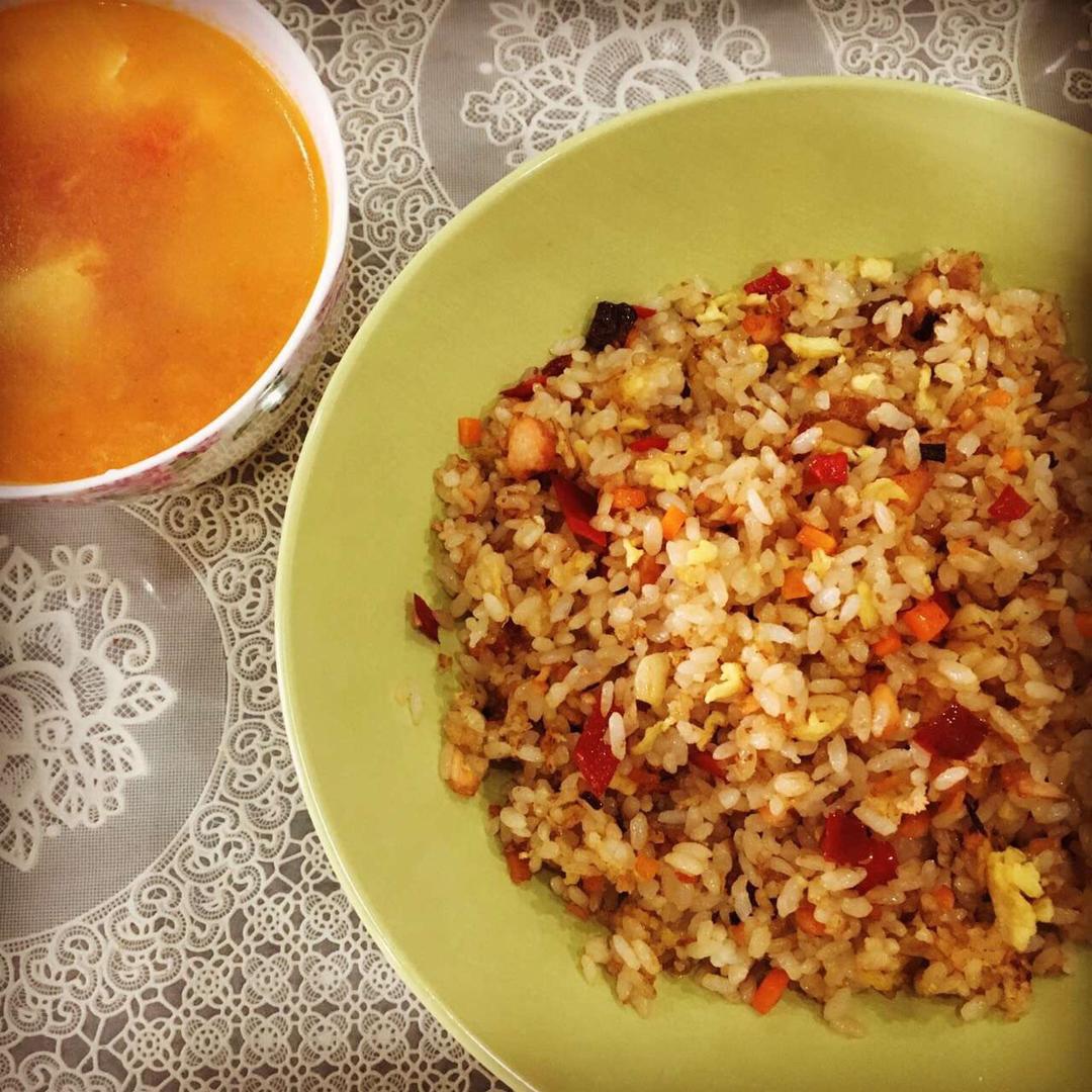 三文鱼至尊海鲜炒饭