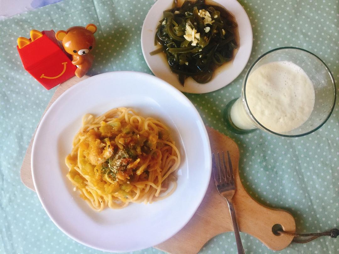 每天，叫醒我的是早餐