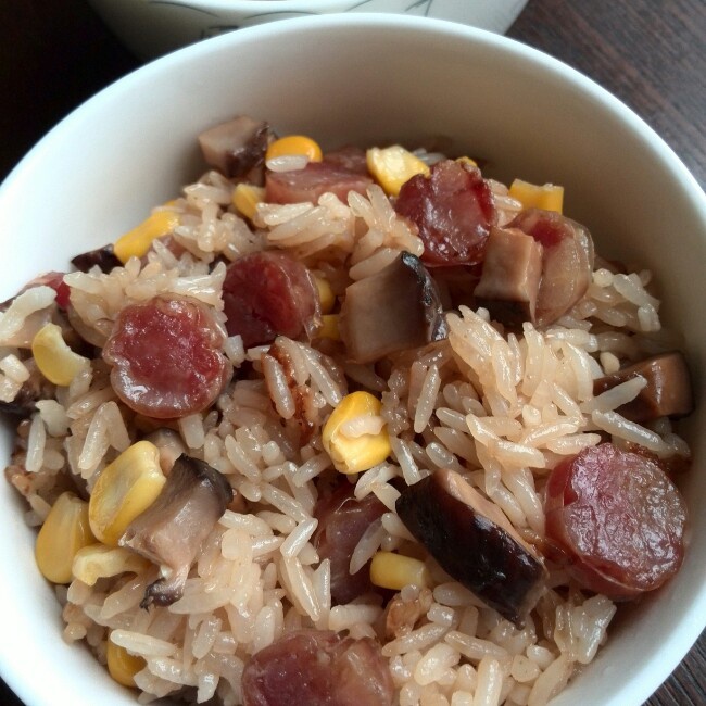 电饭锅版香菇腊肠饭
