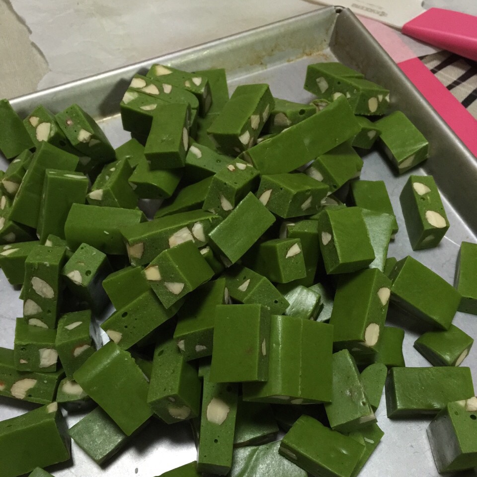 抹茶杏仁牛轧糖