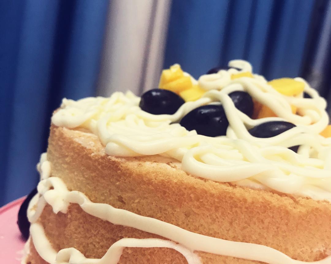 卡士达酱芒果夹心蛋糕