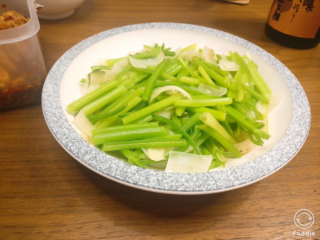 西芹炒百合怎样做到清爽又入味儿