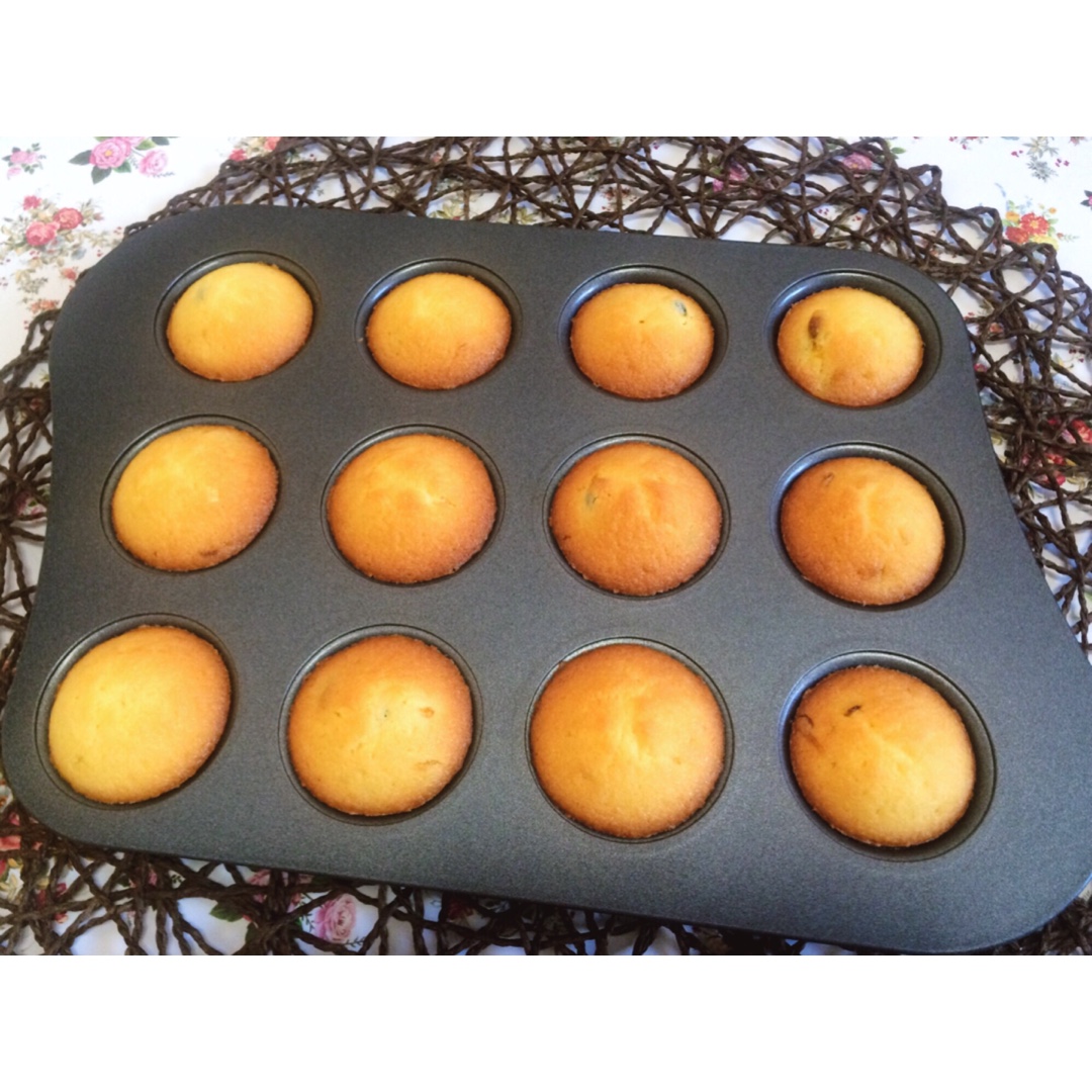 百香果玛德琳蛋糕