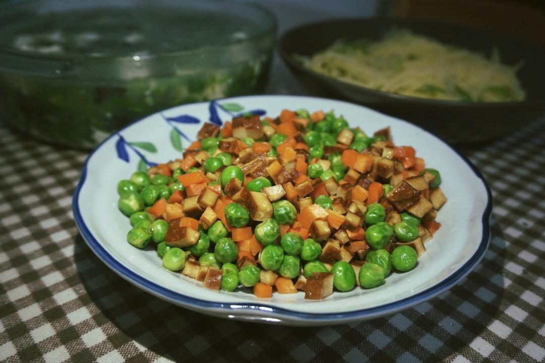 辣炒青豆香干粒