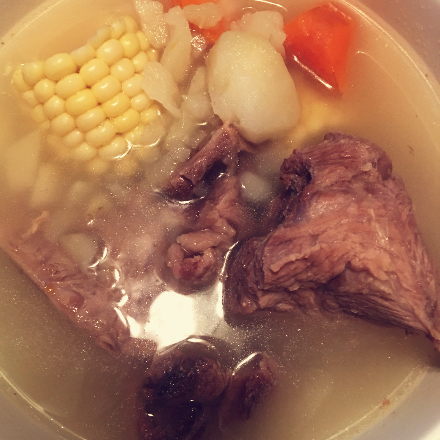 番茄土豆玉米排骨汤