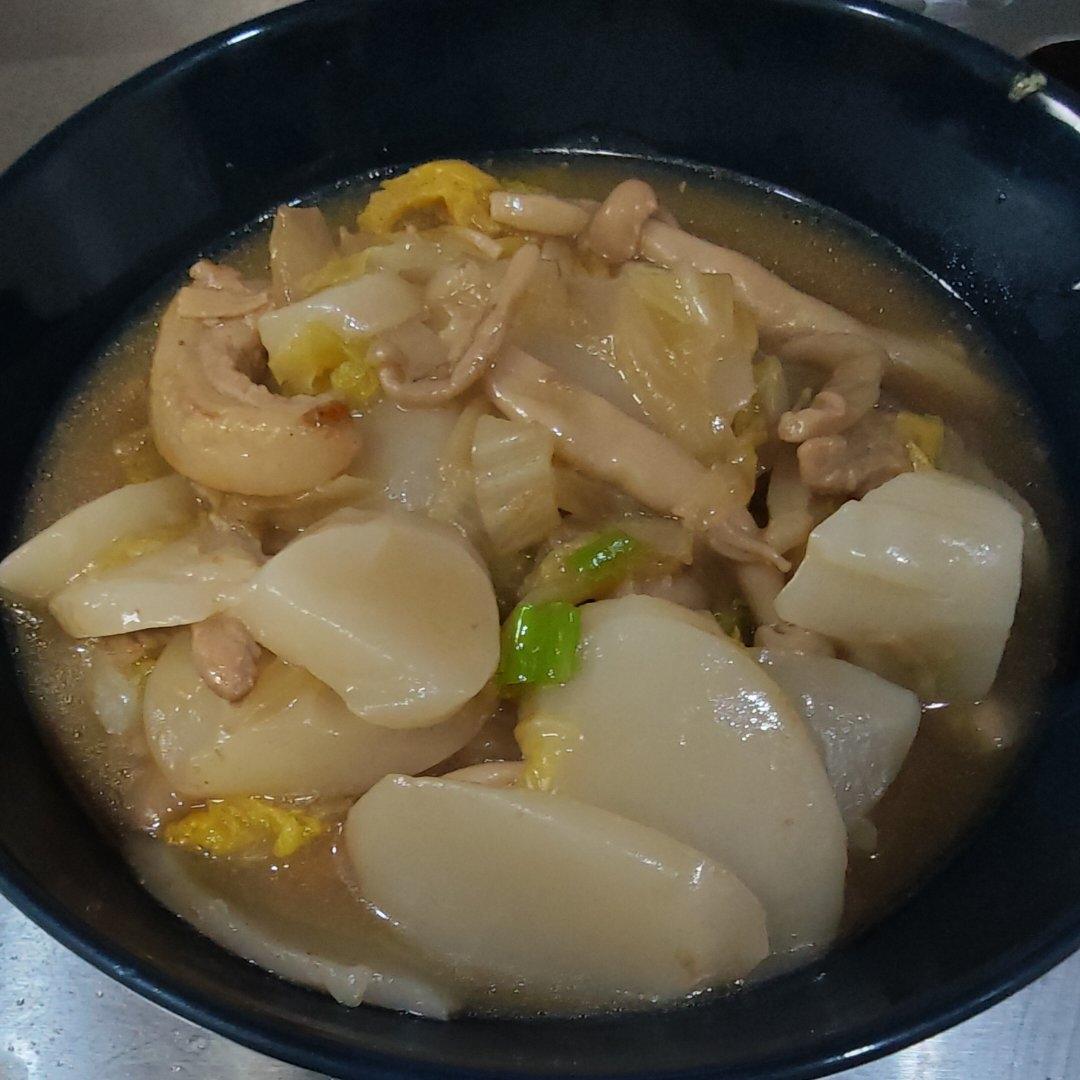 【白菜肉丝年糕汤】