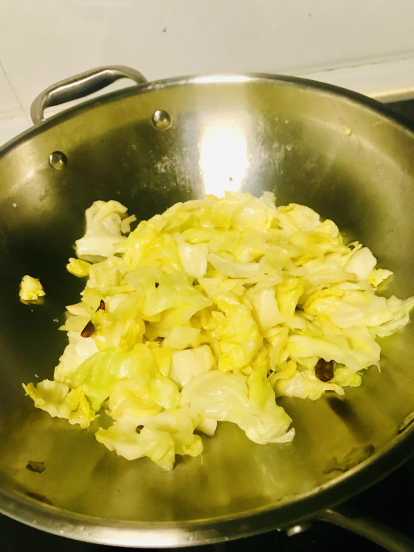 厨师长教你：“手撕包菜”的家常做法,简单又不失美味