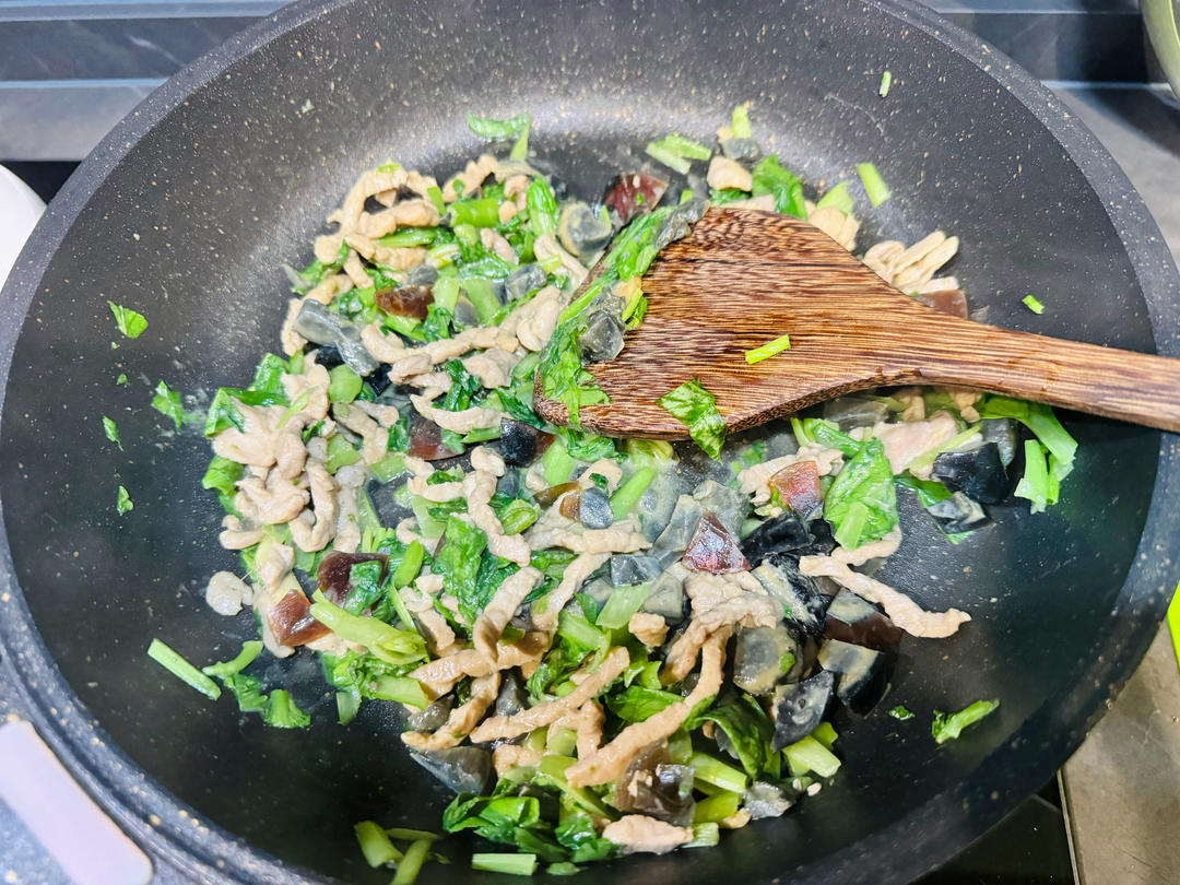 妈妈👩教我做的皮蛋瘦肉粥🥣简单快捷美味😋