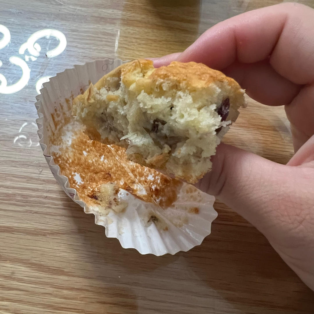 只需搅拌入烤箱的香蕉麦芬