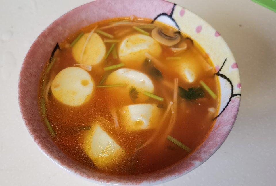 西红柿菌菇豆腐汤