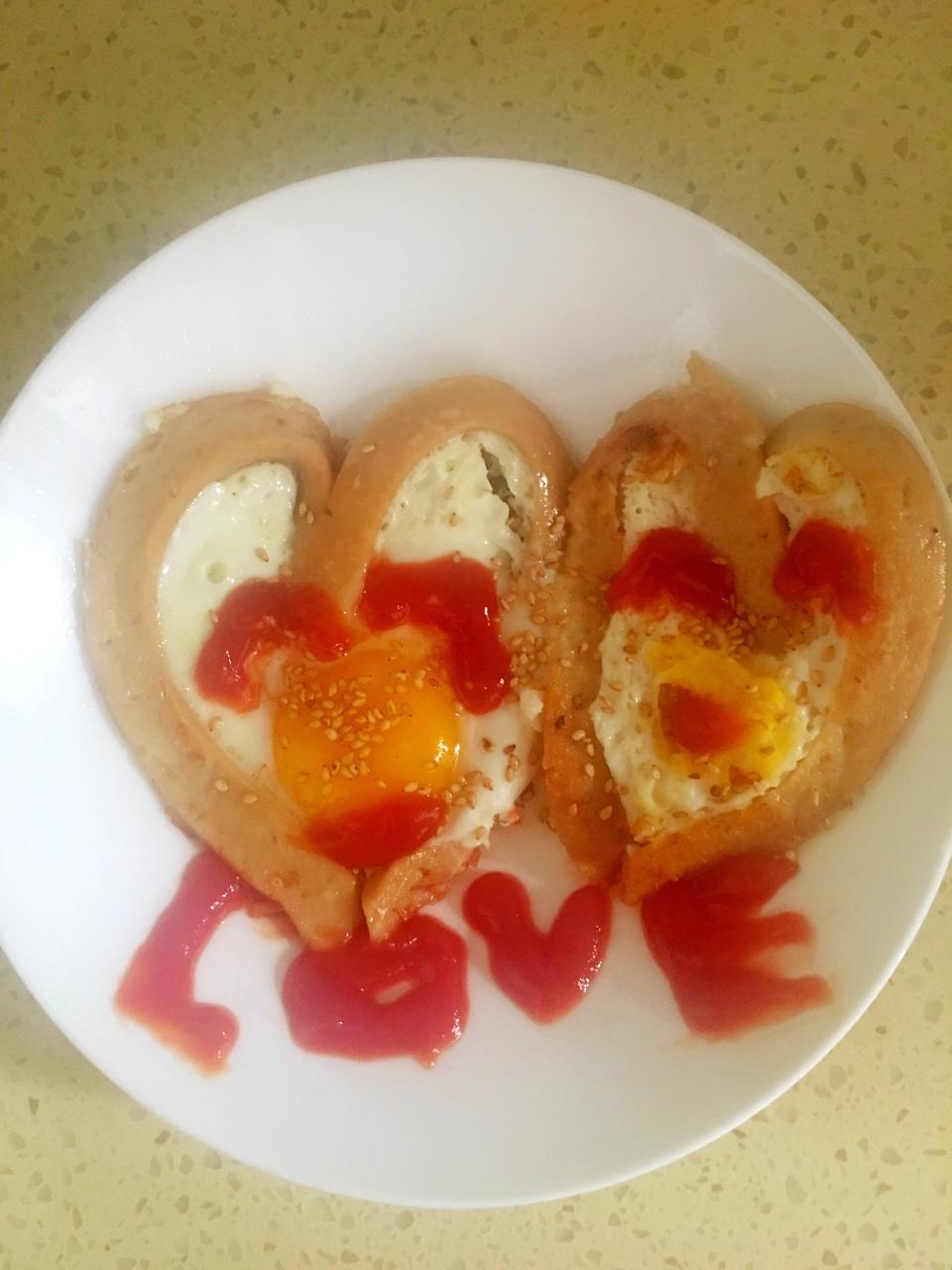 艾琳儿521做的心形香肠荷包蛋