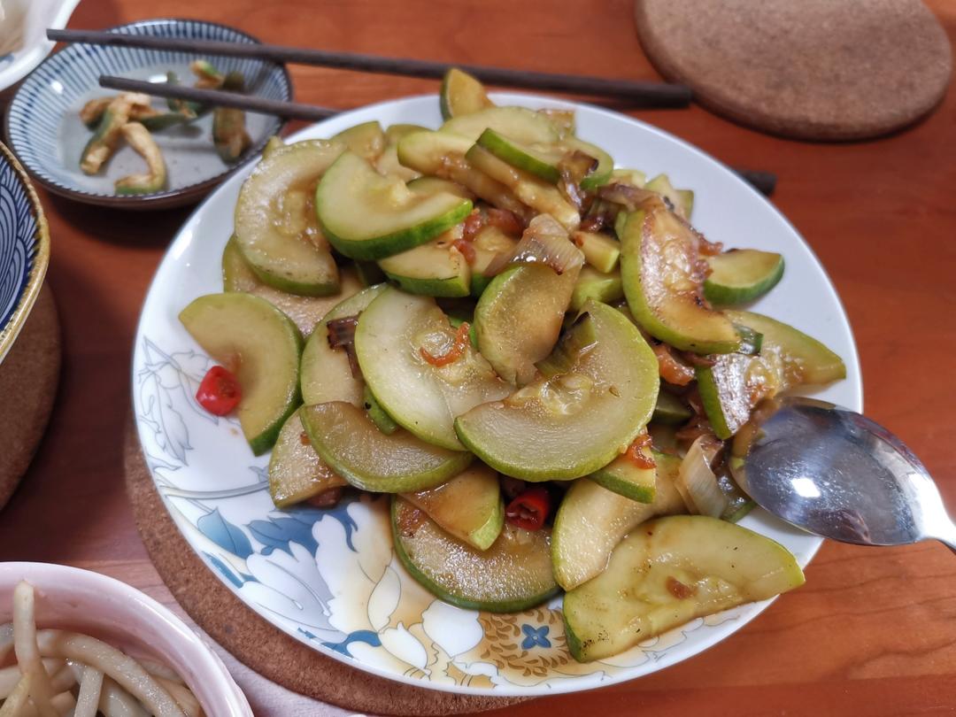 西葫芦怎么做爽脆可口还下饭？
