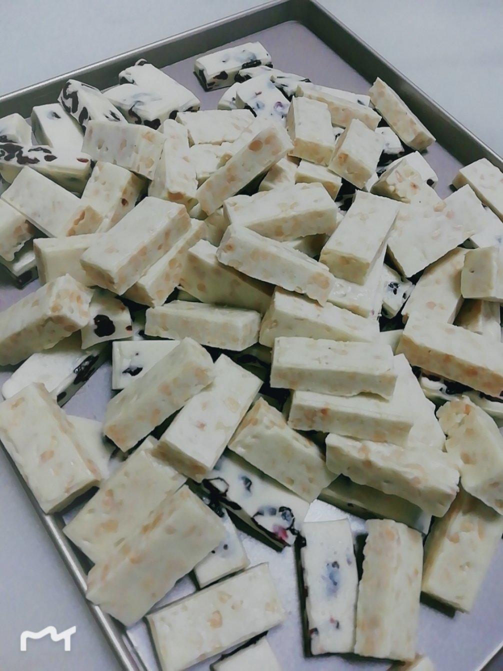 蔓越莓牛轧糖