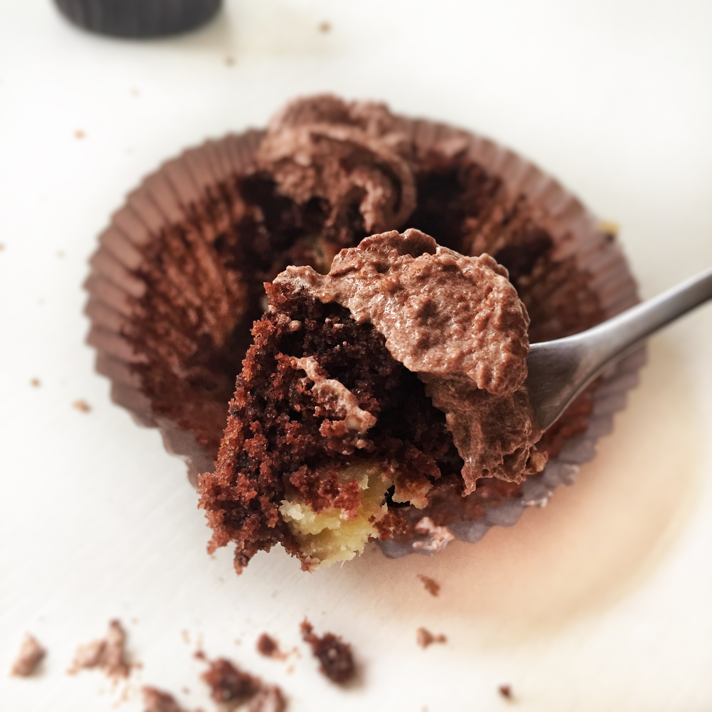 黑巧杯子蛋糕（附立体奶酪霜＋湿润蛋糕体）