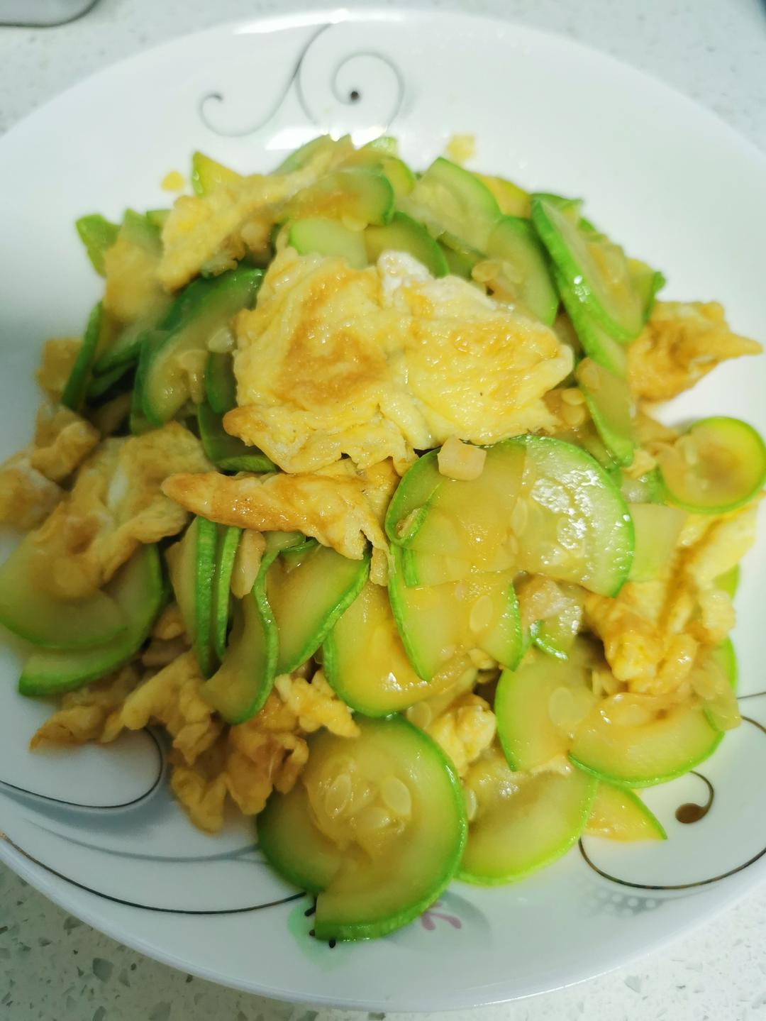 西葫芦炒鸡蛋(从不修图，拒绝夸张)