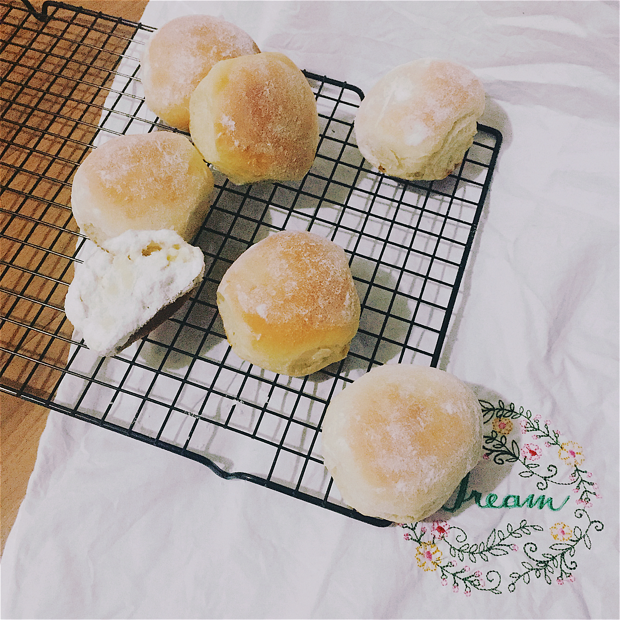 火遍朋友圈的～乳酪包