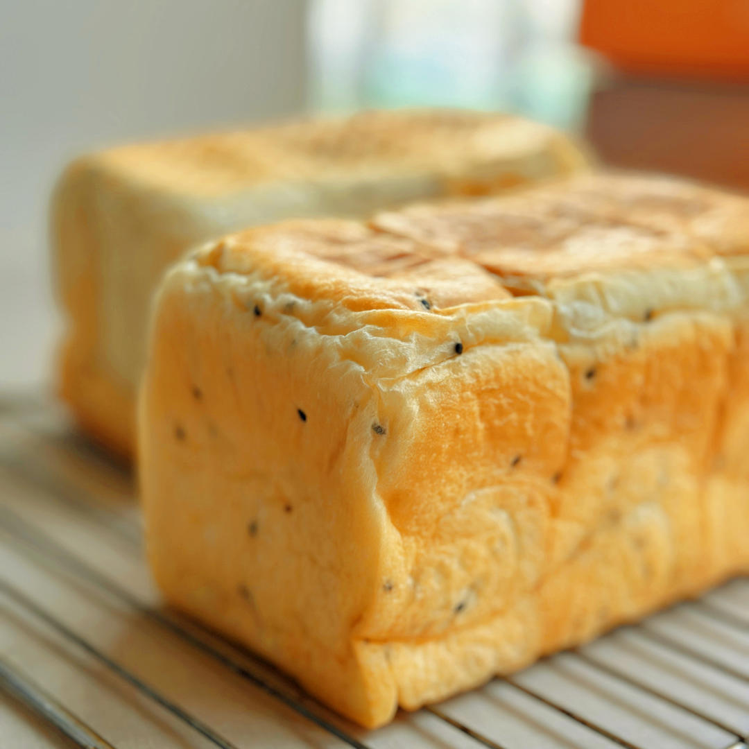 咸盐黑芝麻吐司