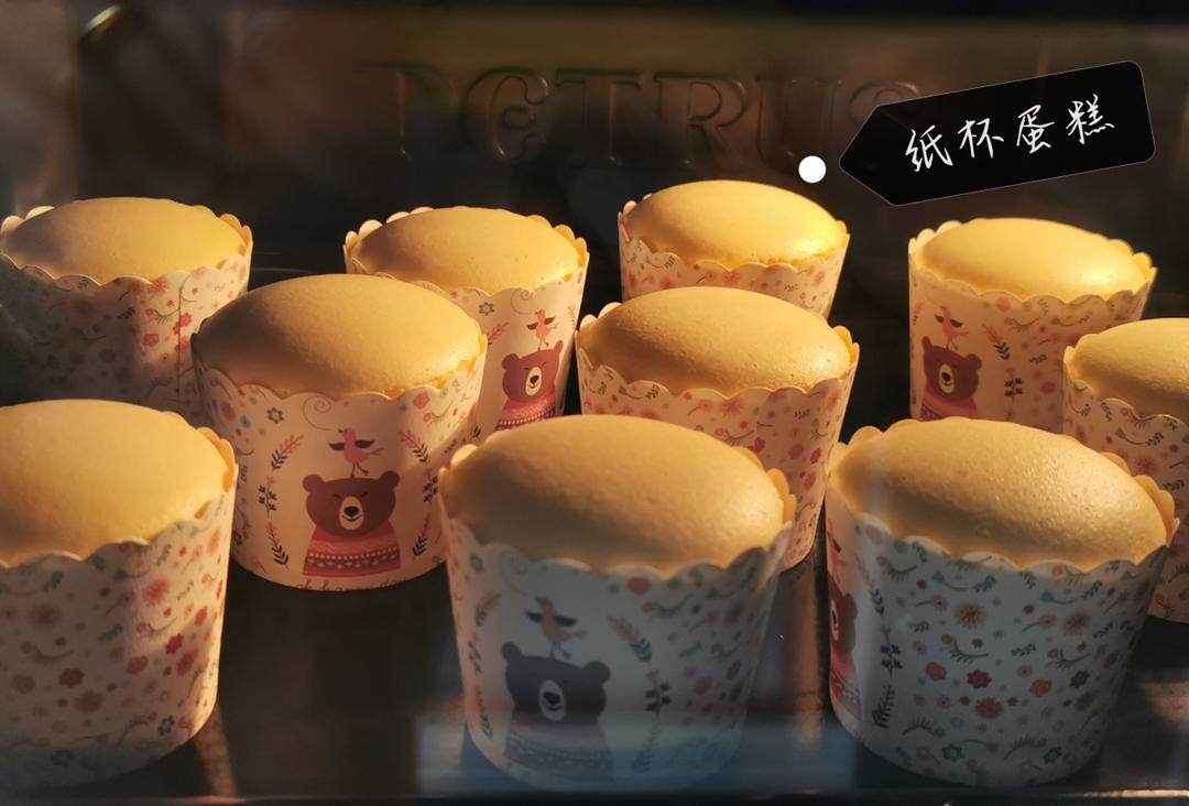 纸杯蛋糕，绝对不塌不裂，百分百成功四段式烘烤方法，不私藏无保留