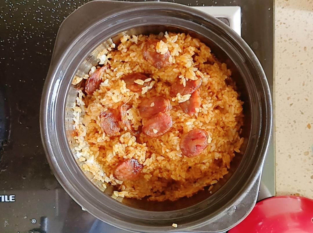 腊味煲仔饭，20分钟饭菜同出