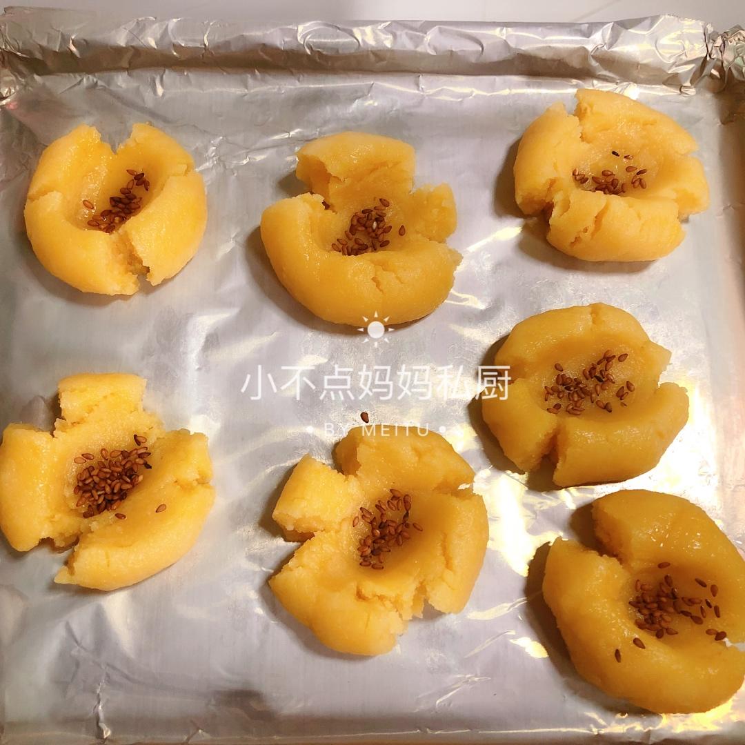 轻轻一按就碎掉的原味桃酥（不输猪油版）