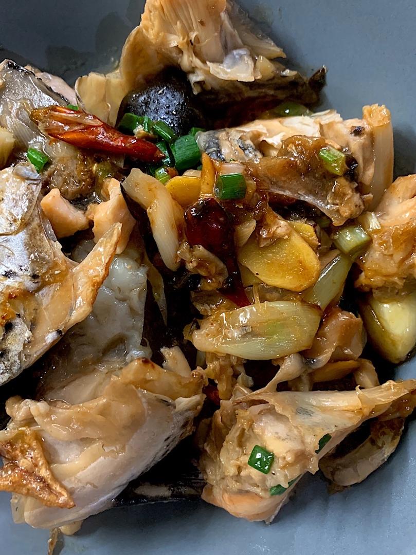 焖三文鱼头（中餐厅张亮简易版）