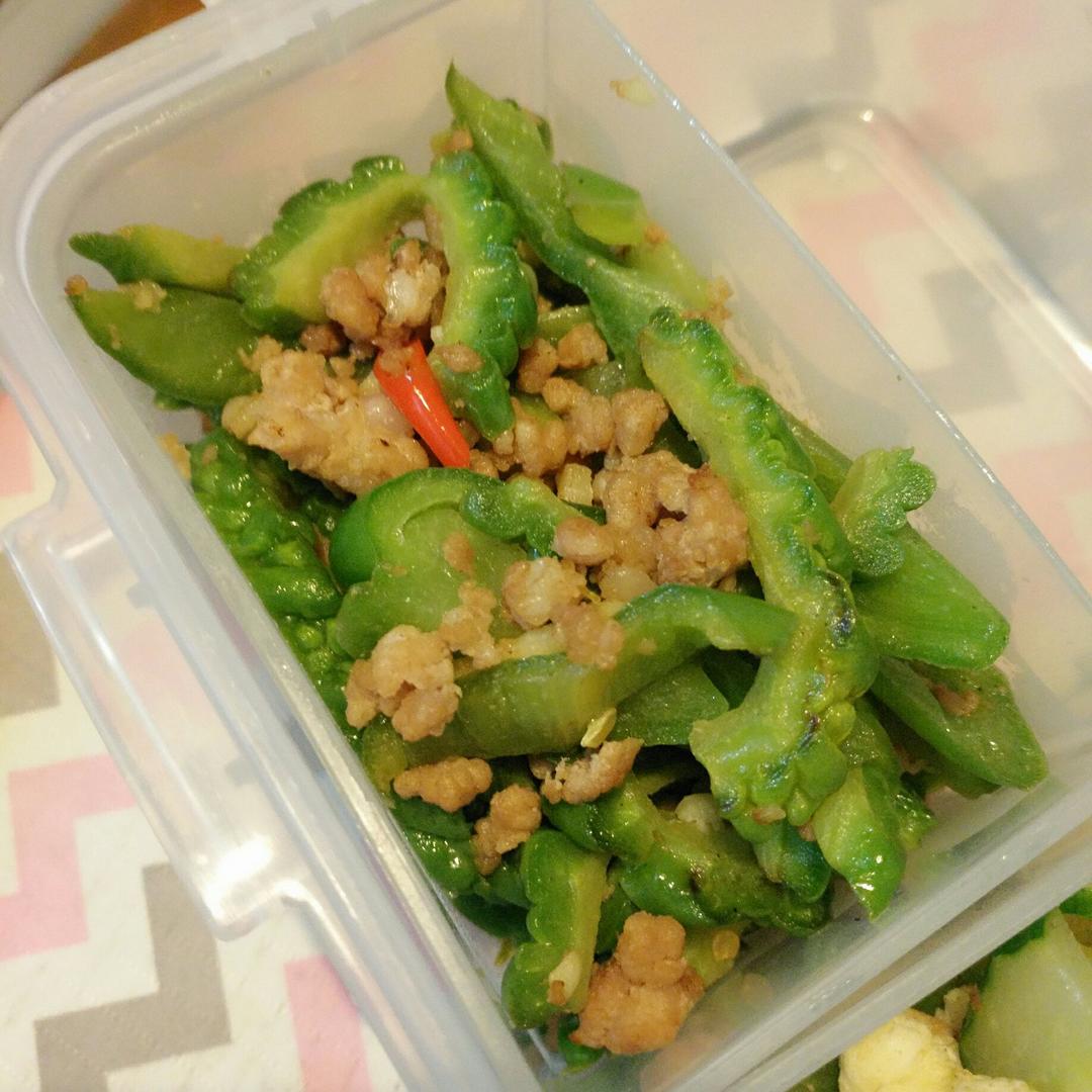 苦瓜炒肉