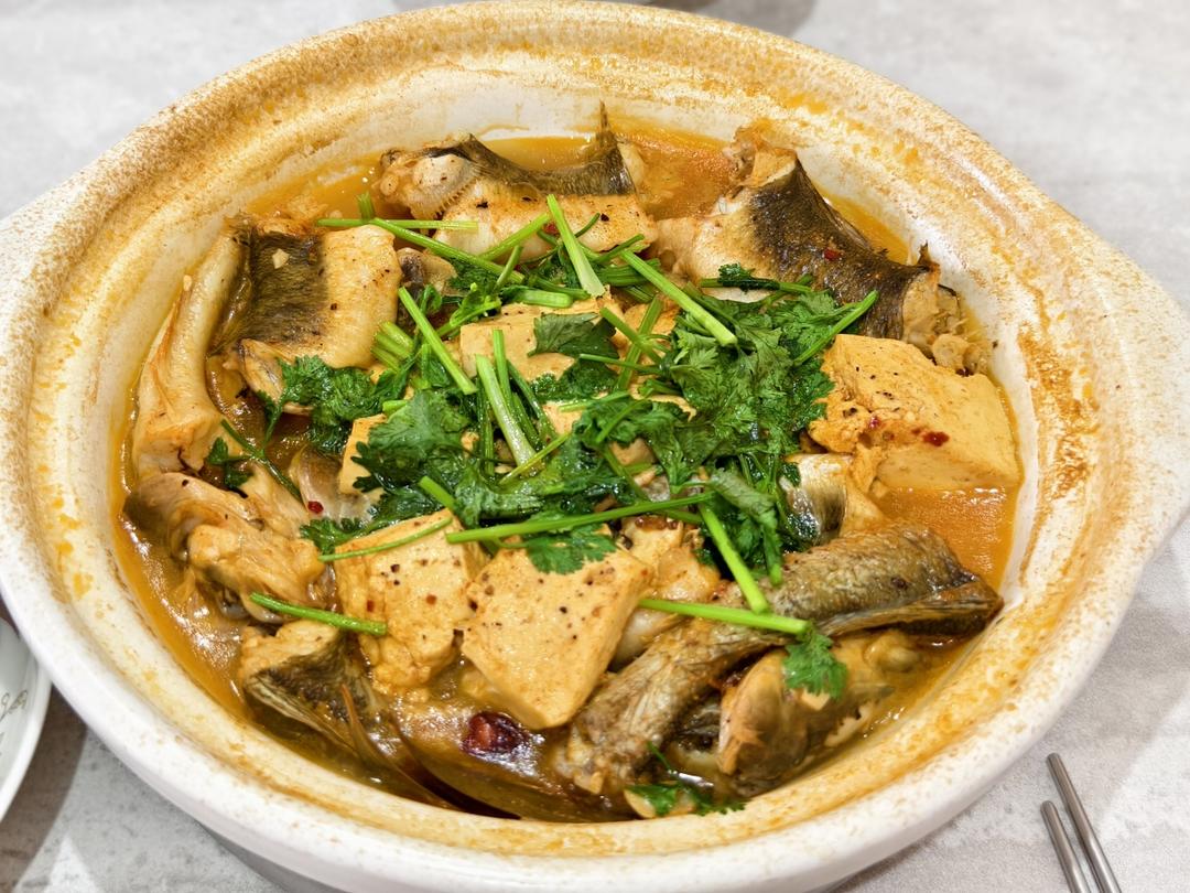 鲜美无比的沙光鱼豆腐汤