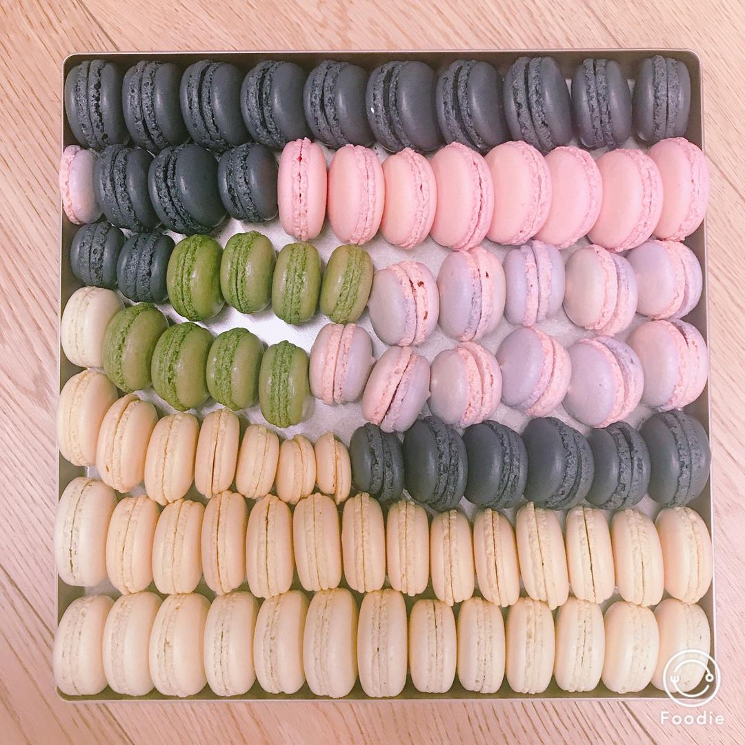拥有蛋糕组织的意式马卡龙