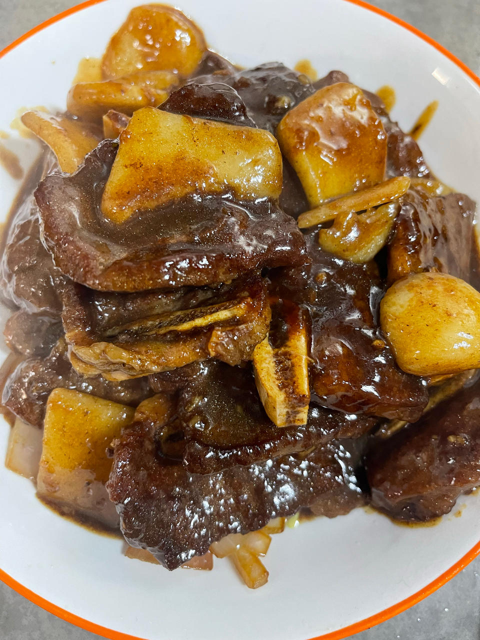 黑椒牛仔骨炒年糕│多力浓香花生油x金牌家宴