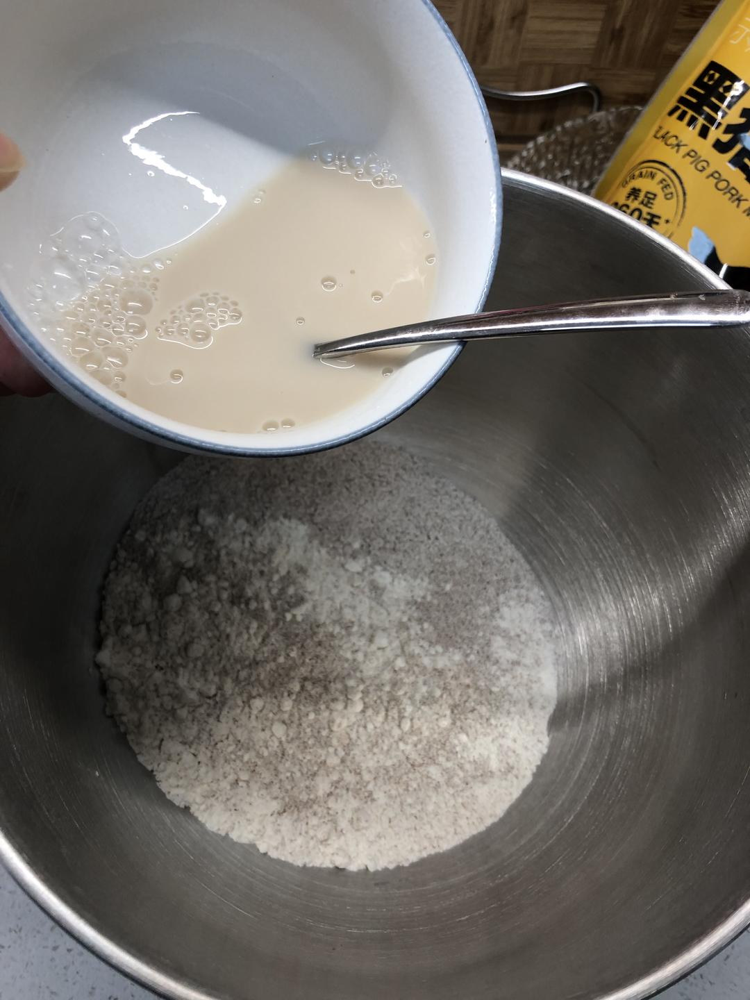 纯奶手撕吐司的做法 步骤1