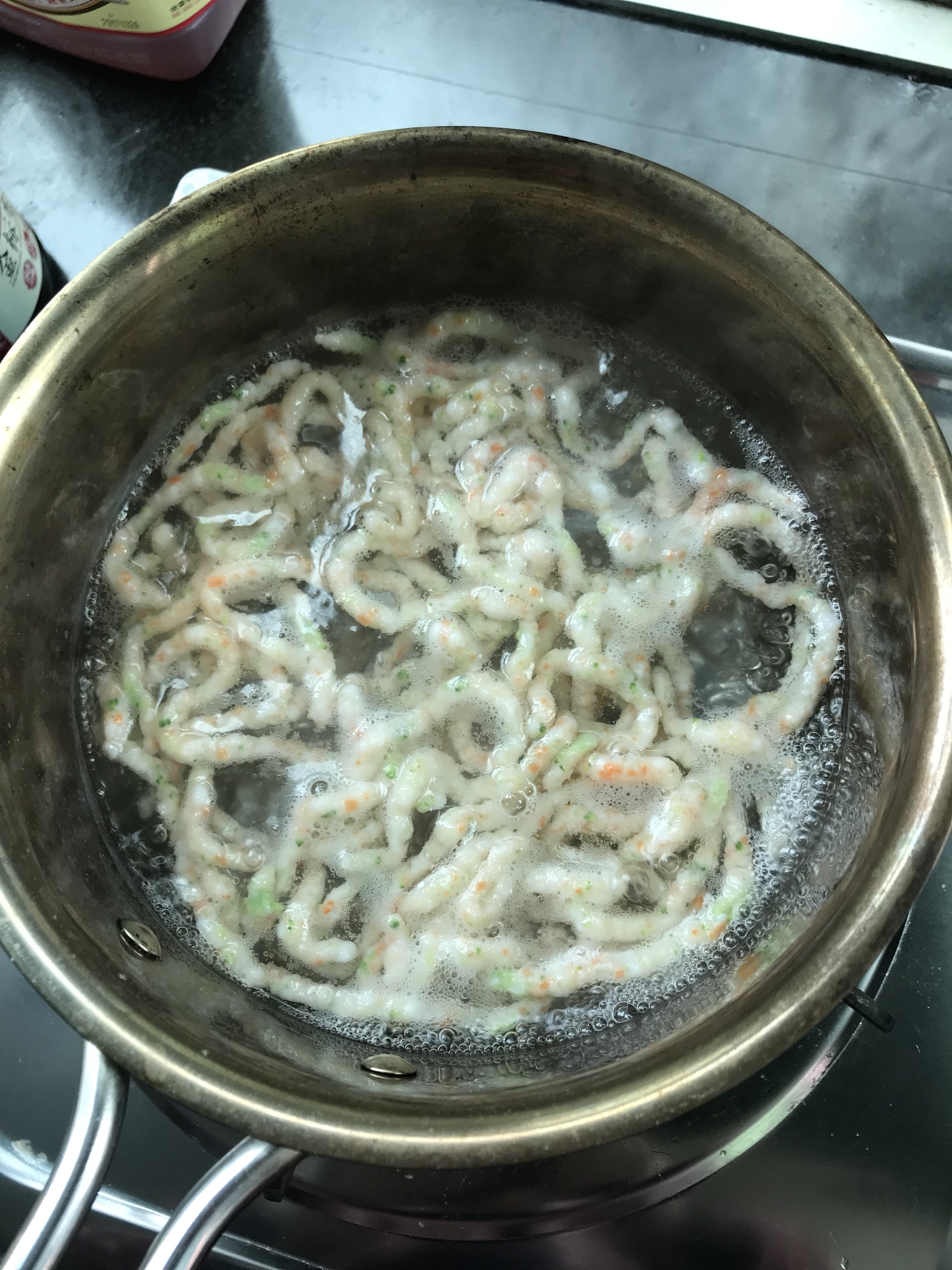 辅食时蔬虾虾面的做法 步骤4