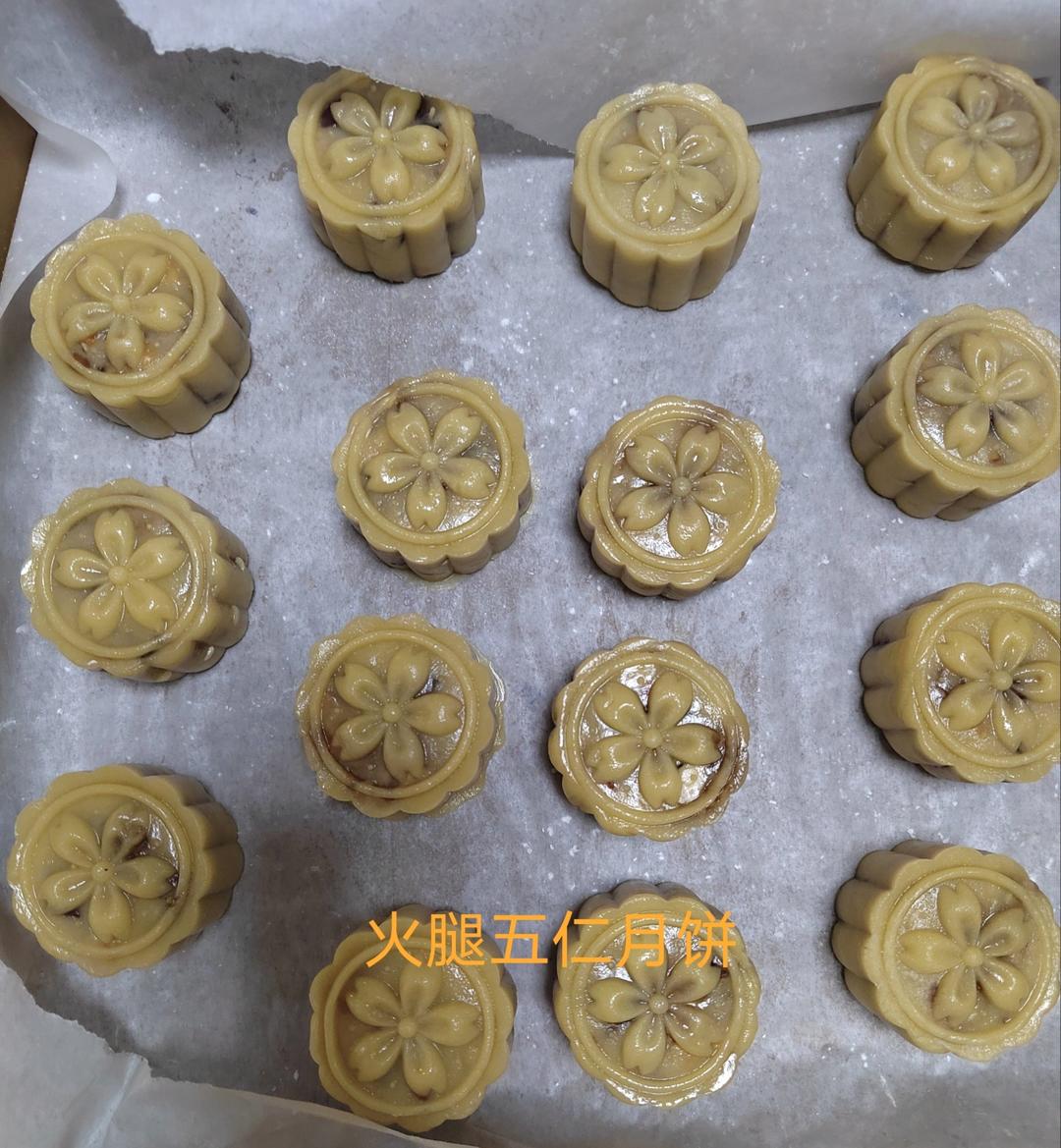 广式月饼—蛋黄莲蓉月饼