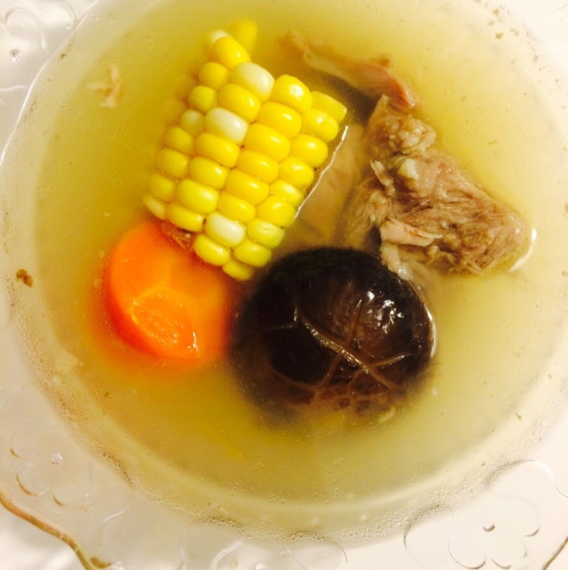 红萝卜玉米猪骨汤