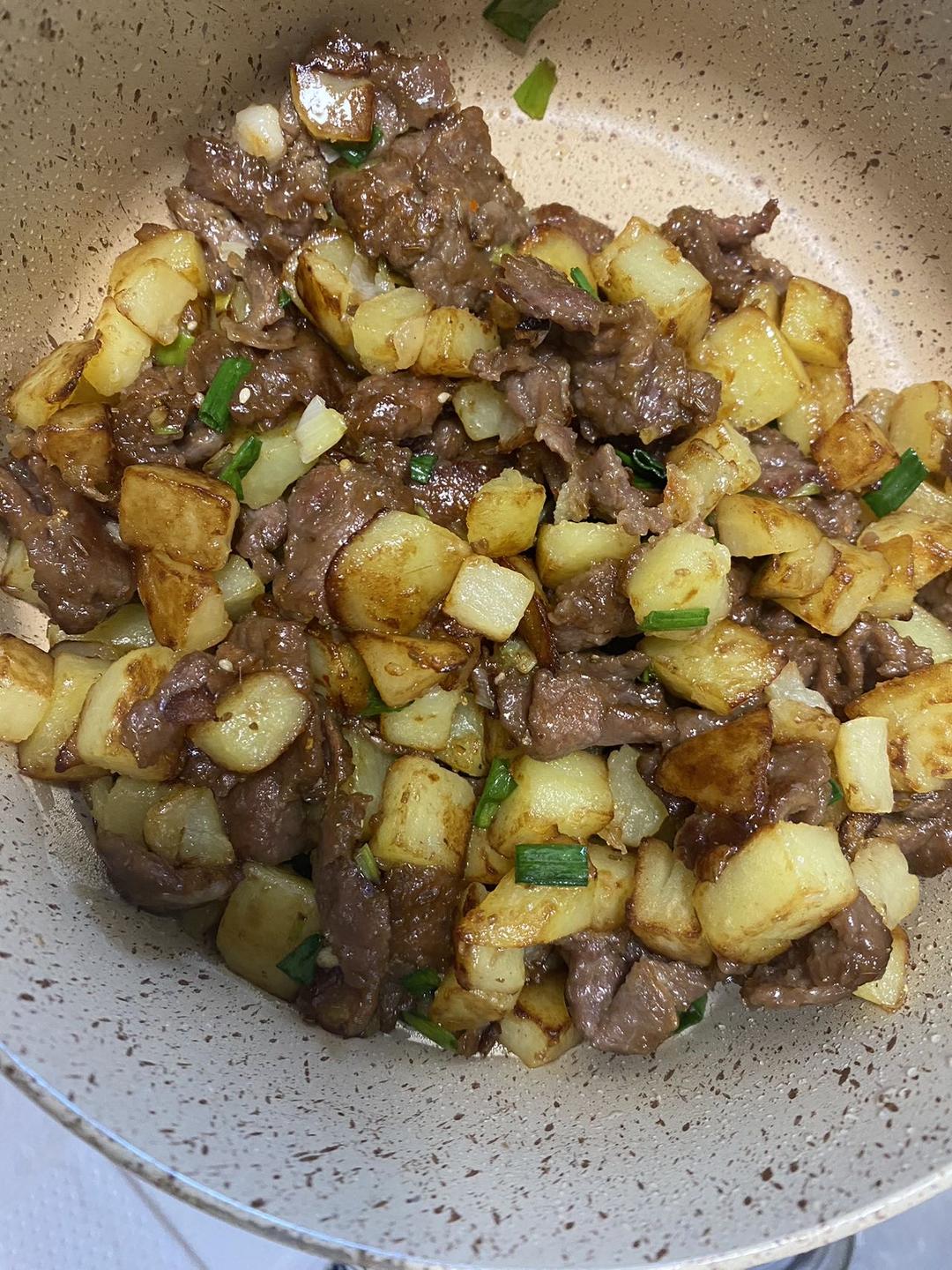香辣孜然土豆牛肉粒，这么做巨巨巨好吃！！