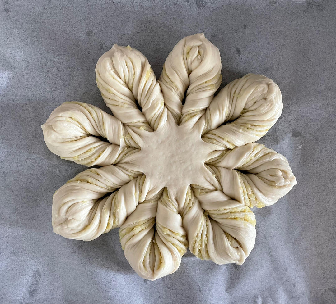 【小高姐】蒜香浓郁 造型优美 不用揉出手膜的面包