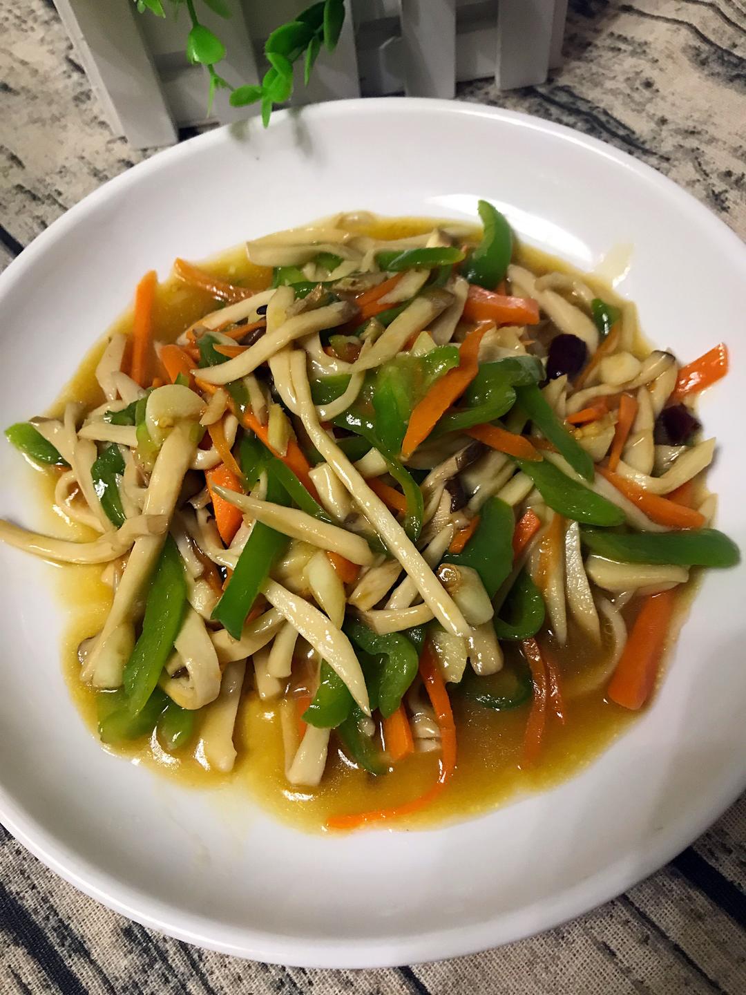 所以喜欢放配菜,颜色好看诱人,宝宝更爱吃用料蚝油杏鲍菇的做法上传你