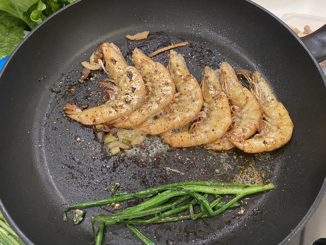 黄油蒜蓉煎大虾