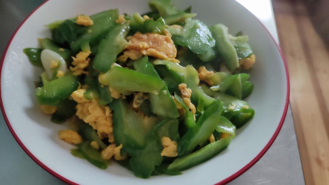 简单版苦瓜炒鸡蛋！