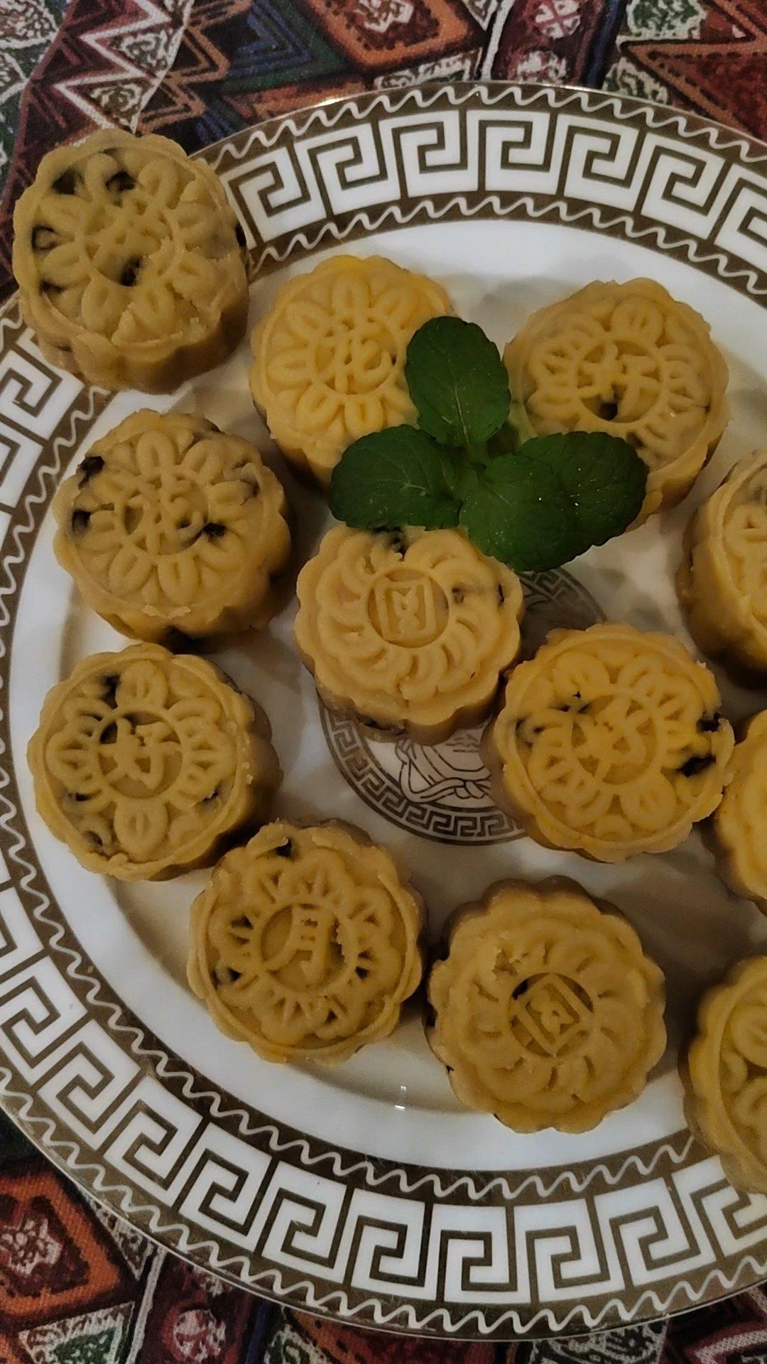 绿豆蔓越莓冰皮月饼