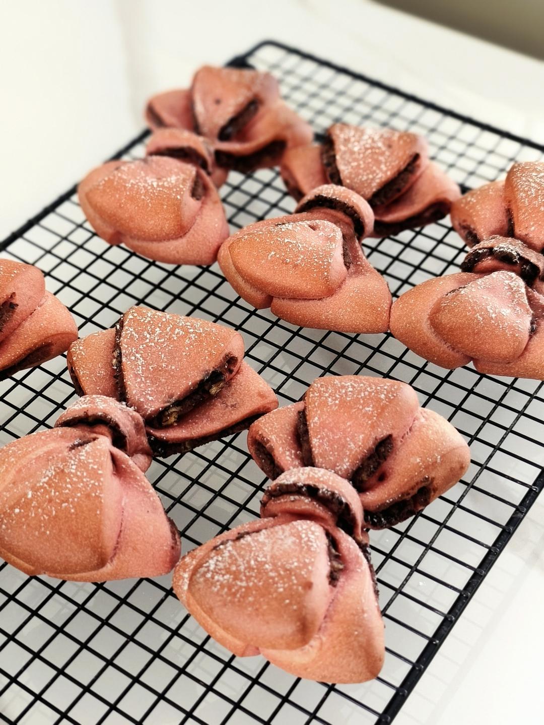 一次发酵网红粉色蝴蝶结豆沙面包（老夫的少女心啊）B74