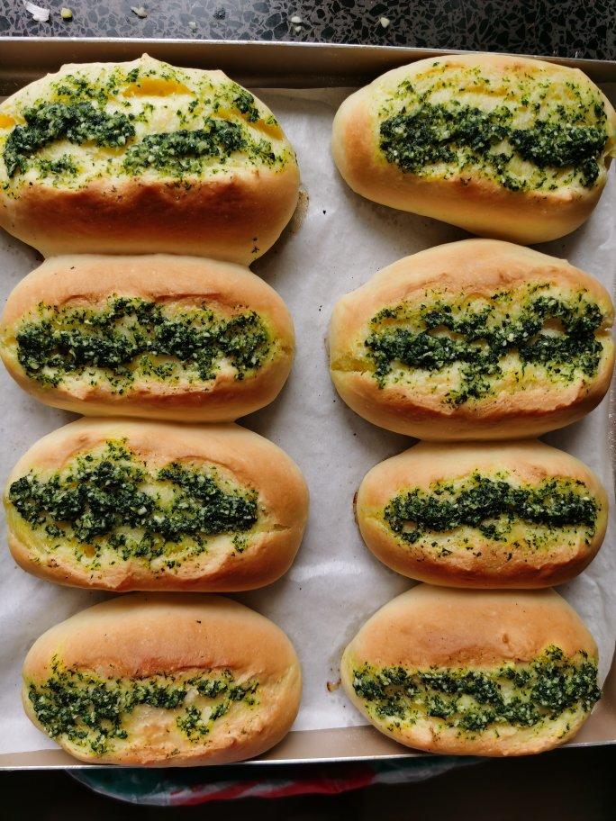 玄玄妙做的罗勒面包