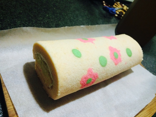 彩绘草莓蛋糕卷