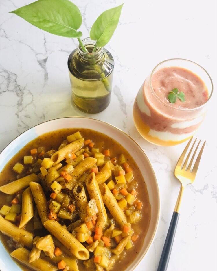 咖喱鸡肉意大利面