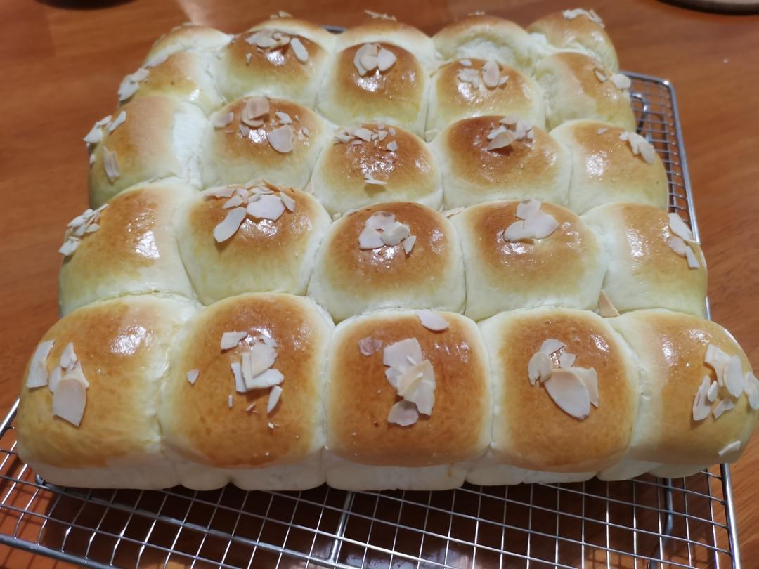 炼乳奶油餐包